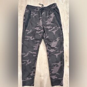 American Eagle Outfitters Men's Dark Camouflage Joggers